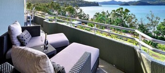 Hibiscus Lodge 208, Beachfront Apartment on Hamilton Island