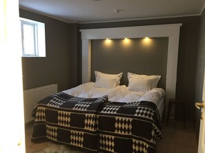 4 soverom, strykejern/-brett, wi-fi og sengetøy