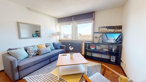 TV - Meublé du Faubourg avec Balcon proche gare et peti (Strasbourg)