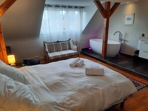 4 Schlafzimmer, Schreibtisch, Bügeleisen/Bügelbrett, kostenloses WLAN