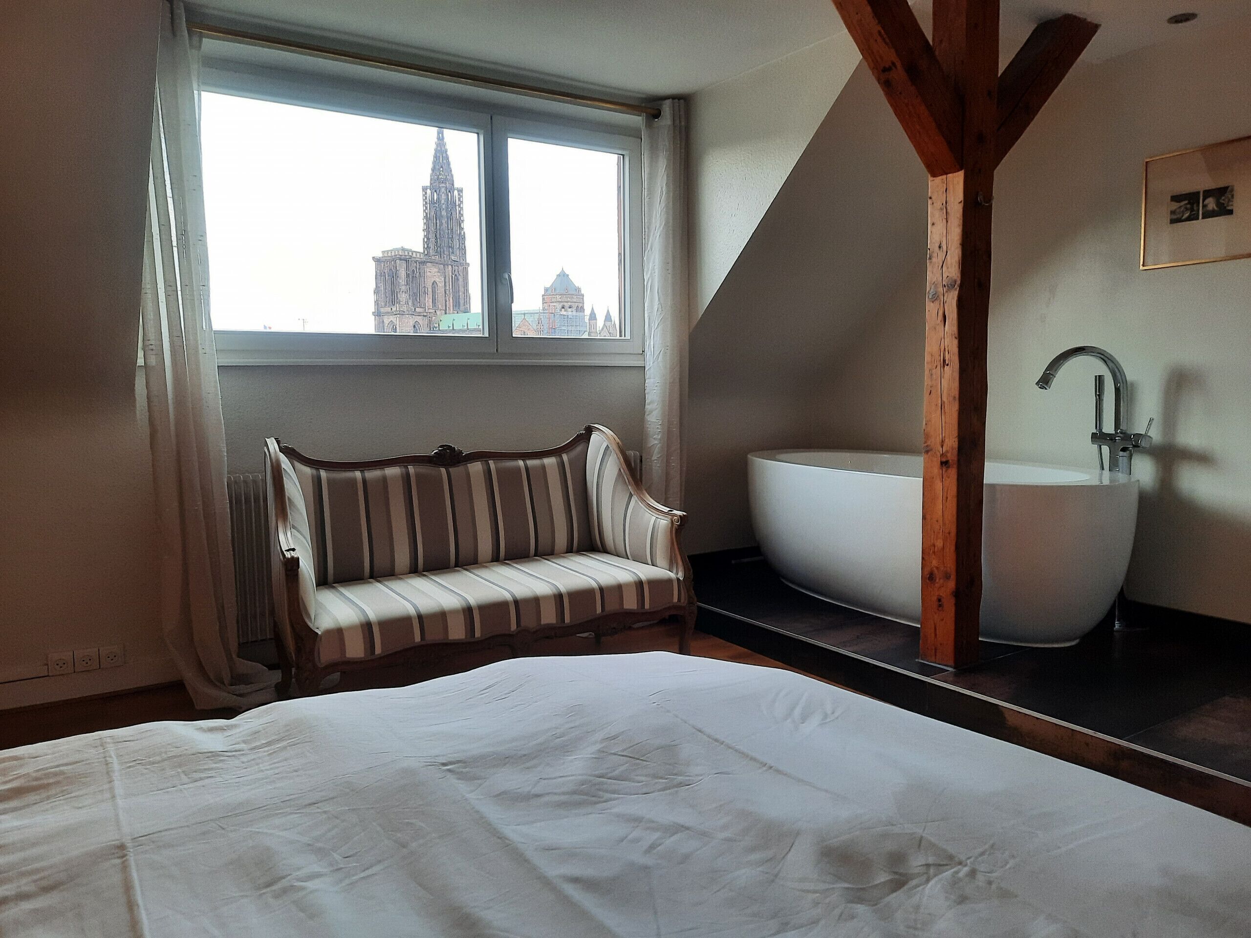 4 chambres, bureau, fer et planche à repasser, Wi-Fi gratuit