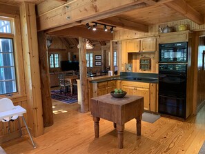 冰箱、微波炉、烤箱、炉灶