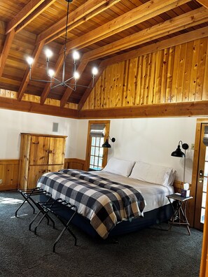 4 bedrooms, iron/ironing board, travel cot, free WiFi