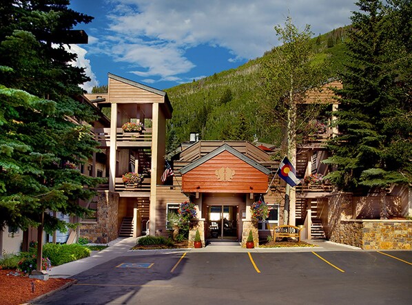 Exterior - 28% OFF Eagle Point 2-Bedroom Fri 12/19/2025 thru Fri 12/26/2025 (Vail)