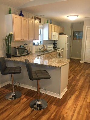 Unclassified image, 4 of 18, button