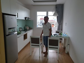 Fridge, microwave