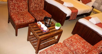 Kaveri Hotel B&B / Guesthouse