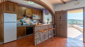 Frigorifero, microonde, forno, macchina per tè/caffè