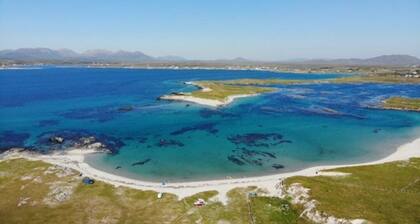 No 8 Leitirshask, Ballyconneely - Full Of Country Living Chic.