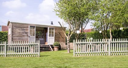 Secluded and Luxurious Shepherd's Hut