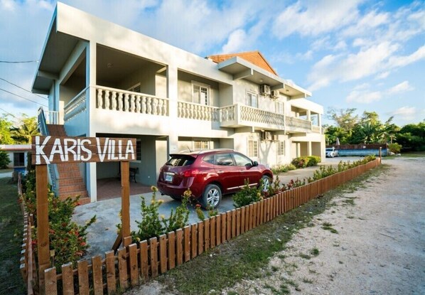 Vila família, 2 quartos, cozinha americana | Vista para a rua