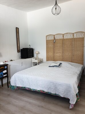 1 chambre, fer et planche à repasser, lit parapluie, Wi-Fi gratuit