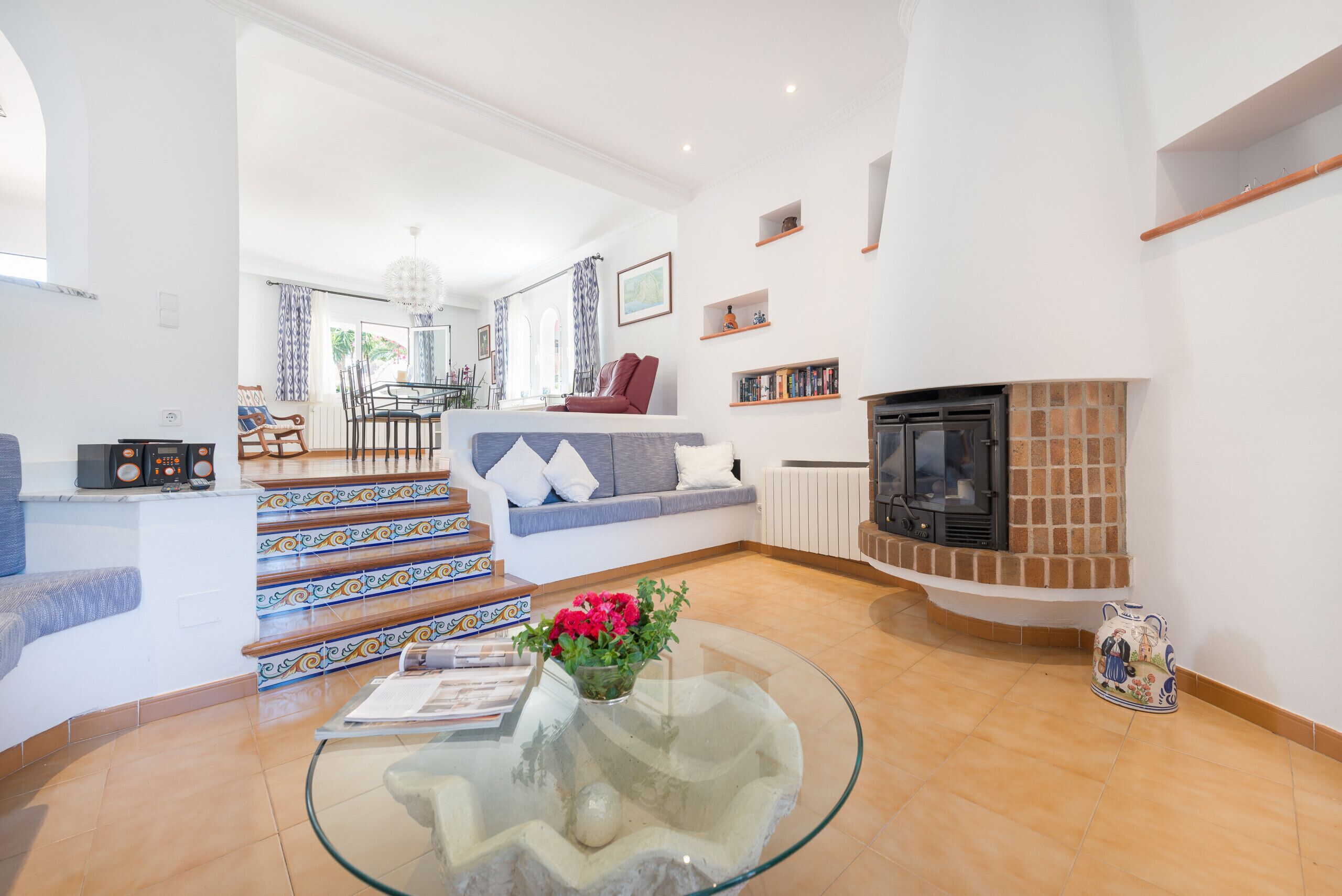 TV, fireplace, stereo