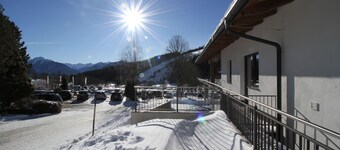 クロスカントリースキーと家から直接スキー。