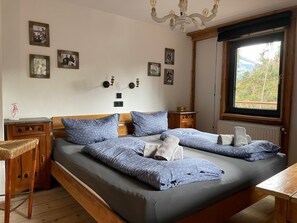 3 chambres, lit parapluie, Wi-Fi gratuit, draps fournis