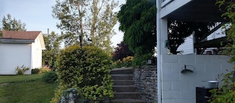 Tranquil morning horizons watching the horses graze in your own private space.