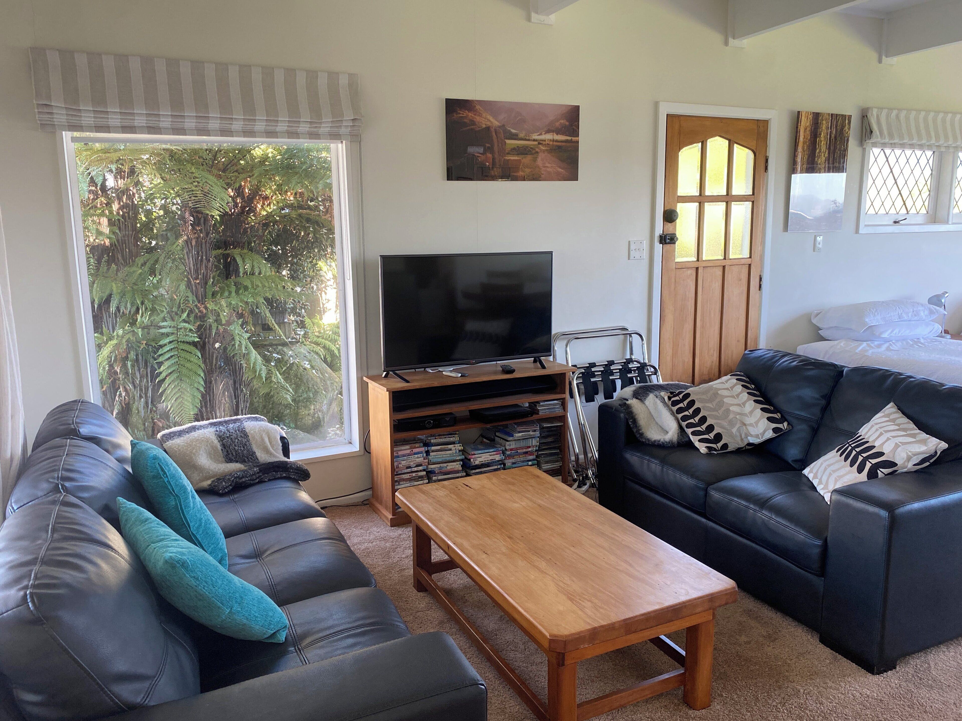 TV, DVD player, books, stereo