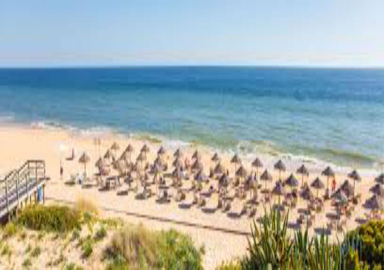 Beach nearby, beach towels