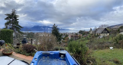 Herrlicher Blick auf den See von der Villa Montreux in der Nähe des Bahnhofs