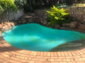 Piscina all'aperto, una piscina riscaldata