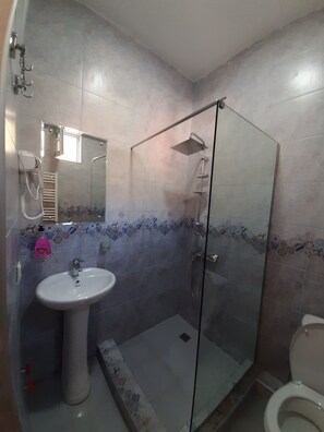 Bathroom - Beautiful views, mountains (Stepantsminda)