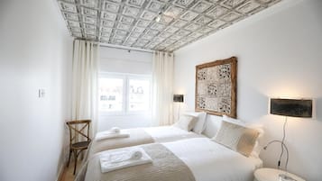 2 quartos, escrivaninha, quartos à prova de som
