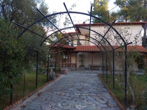 Property grounds - House in Chalkidiki near Paliouri (Χαλκιδική)