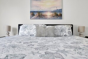 4 bedrooms, iron/ironing board, free WiFi, bed sheets