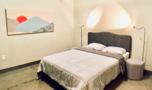 1 bedroom, iron/ironing board, WiFi, bed sheets - Extraordinary location (Dallas)