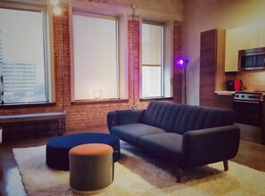 TV - Extraordinary location (Dallas)