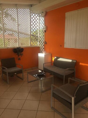 The Creole pearl (ideal for couples or families, close to the sea) 