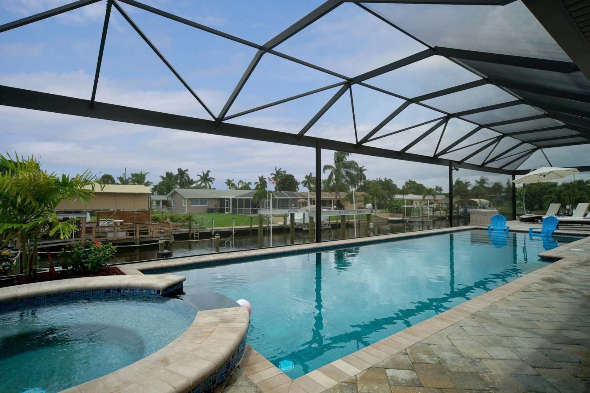 Villa Palms at Mayfair - top boater location, close to the river