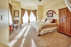 6 bedrooms, iron/ironing board, travel cot, free WiFi