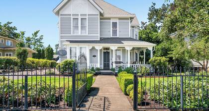 Historic Silverton Home 5 BR, 6 Bath. Ask about 6th & 7th bedroom add-ons.