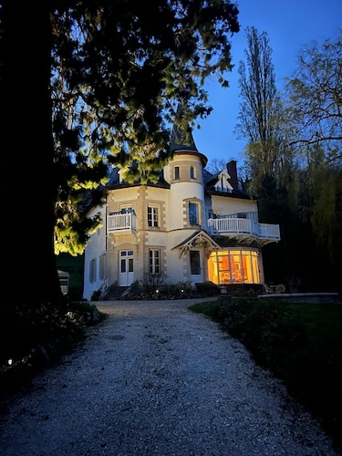 LA BULNIERE QUIET, LUXURIOUS BELLE ÉPOQUE PROPERTY