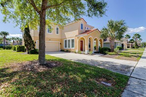 Unclassified image, 4 of 81, button