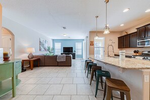 Unclassified image, 2 of 81, button