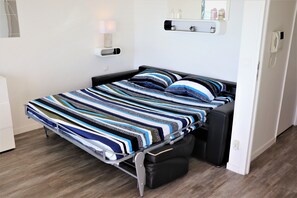 1 chambre, fer et planche à repasser, Wi-Fi, draps fournis