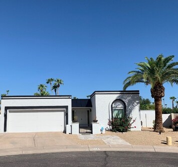 Situated on a quiet cul de sac with views of Camelback mountain in community. 