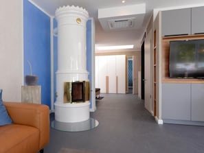 Fladskærms-tv, pejs