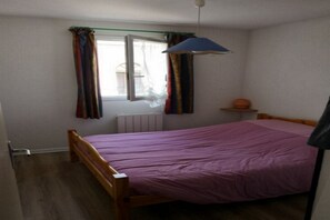 2 slaapkamers, een strijkplank/strijkijzer, wifi