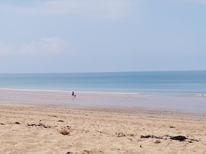 Sun-loungers - 5 bedroom converted cider mill in a rural setting close to amenities and beach (Roncey)