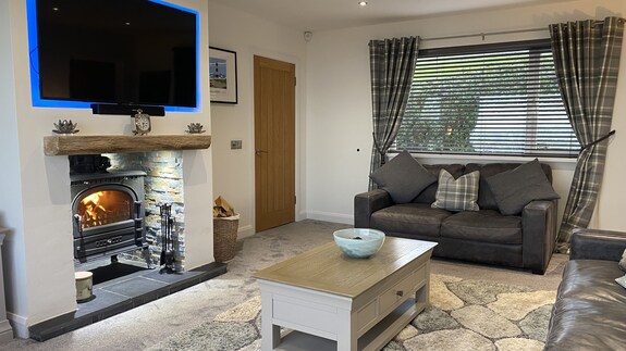 Beachfront property with stunning views, hot tub & Nordic BBQ hut  Beachfront property with stunning views, hot tub & Nordic BBQ hut