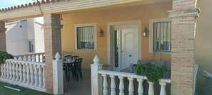 تناول الطعام بالخارج