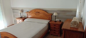 3 bedrooms, iron/ironing board, WiFi, bed sheets - VILLA IN VERY QUIET URBANIZATION TO 15 MIN OF VALENCIA CAPITAL (Alginet)