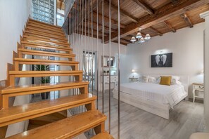 3 bedrooms, in-room safe, WiFi, bed sheets