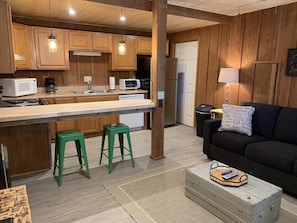 Refrigerador, microondas, horno, placa de cocina