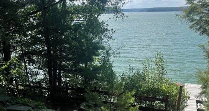 Lakefront with pool table