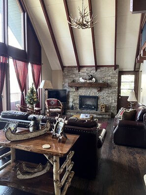 TV, fireplace, stereo, offices