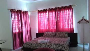 1 habitación, escritorio, tabla de planchar con plancha y wifi gratis